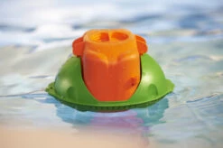 Flippin' FROG® XL By Pool Frog -Pool Supplies Sale Flippin FROG XL In Water Upsidedown high res scaled 41924.1691677594