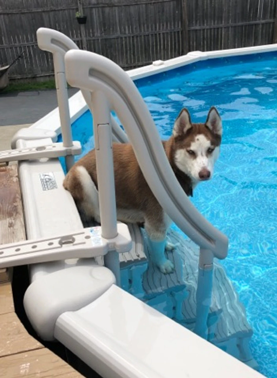 Confer Plastics CCX-AG Above Ground Curve In-Pool Step System 10 Confer Plastics CCX-AG Above Ground Curve In-Pool Step System - Image 8